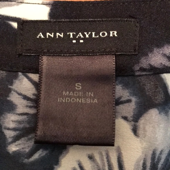 Ann Taylor; Blouse, Longsleeve, V-neck, Navy blue - Picture 4 of 4